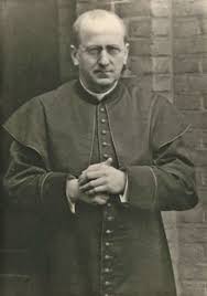 Photo trois-quart du prêtre catholique allemand Bernhard Lichtenberg opposant au nazisme