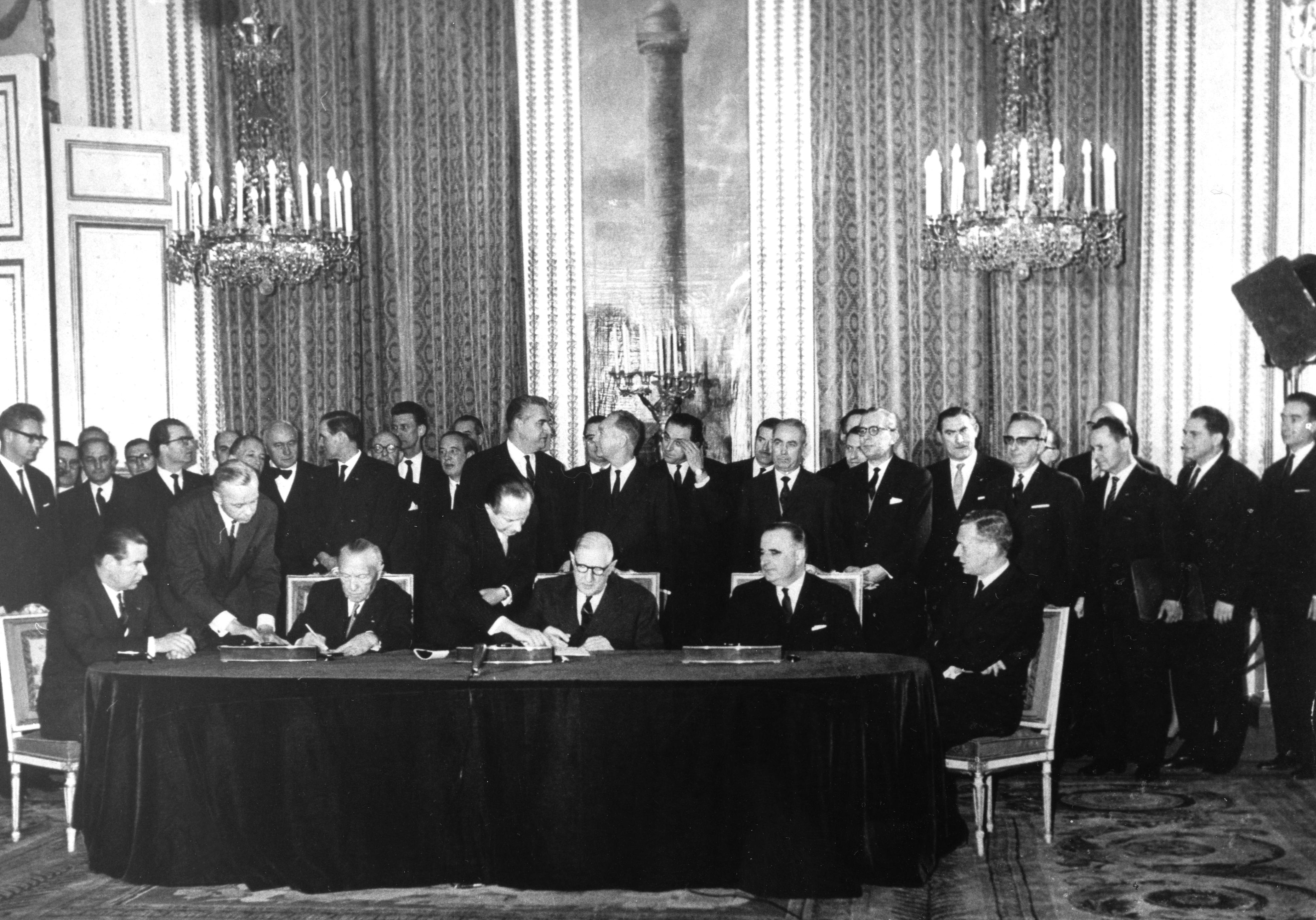 Signature du traité de l'Elysée en 1963