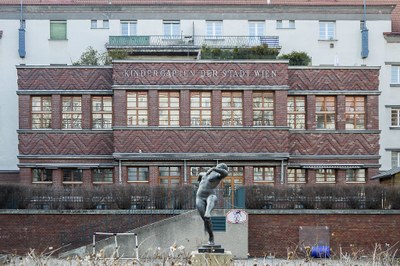 Kindergarten im Rabenhof (1925-1929), einem der grÃ¶Ãten und sehenswertesten HÃ¶fe des Roten Wiens