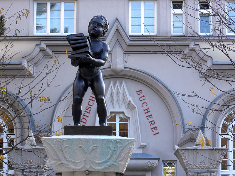 Auf dem Weg zum „Neuen Menschen“. Brunnenfigur vor der Städtischen Bücherei im Sandleitenhof (1924-1928)