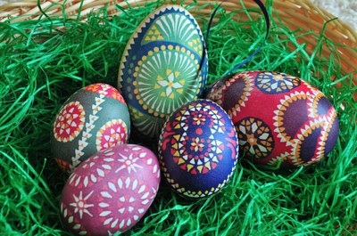 easter easter eggs painted colorful grass deco 752835