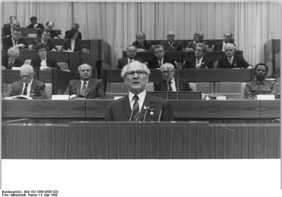 Honecker-petit.jpg