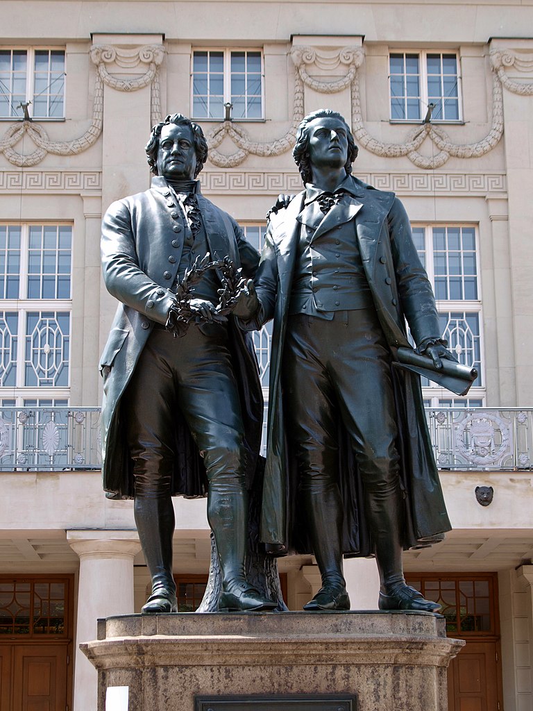 Photo du monument en bronze représentant Goethe et Schiller à Weimer