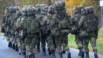 17. Juni 2021 - Neuer Skandal für die Bundeswehr : Vorwürfe sexueller Nötigung und Rechtsextremismus in einer Bundeswehreinheit in Litauen 17. Juni 2021 - Neuer Skandal für die Bundeswehr : Vorwürfe sexueller Nötigung und Rechtsextremismus in einer Bundeswehreinheit in Litauen
