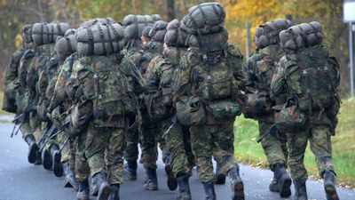 17. Juni 2021 - Neuer Skandal für die Bundeswehr : Vorwürfe sexueller Nötigung und Rechtsextremismus in einer Bundeswehreinheit in Litauen