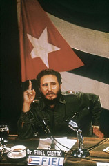 Andrew Saint-George. 1959. Fidel CASTRO at Palacio Municipal of Santa Clara before march toward Havana 4 Flickr,  Licence Creative Commons