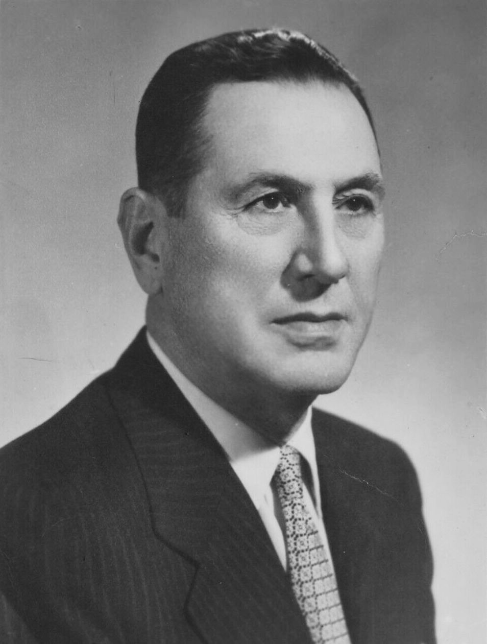 Juan Perón Juan Perón en una postal, fotógrafo desconocido, wikipedia, dominio público