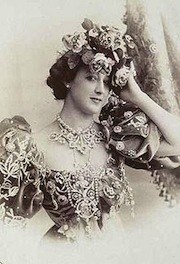 220px-La_Belle_Otero_by_Reutlinger.jpg 220px-La_Belle_Otero_by_Reutlinger.jpg