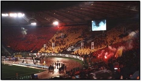 Chorégraphie du virage Sud pendant le derby A.S. Roma – S.S. Lazio de 2001